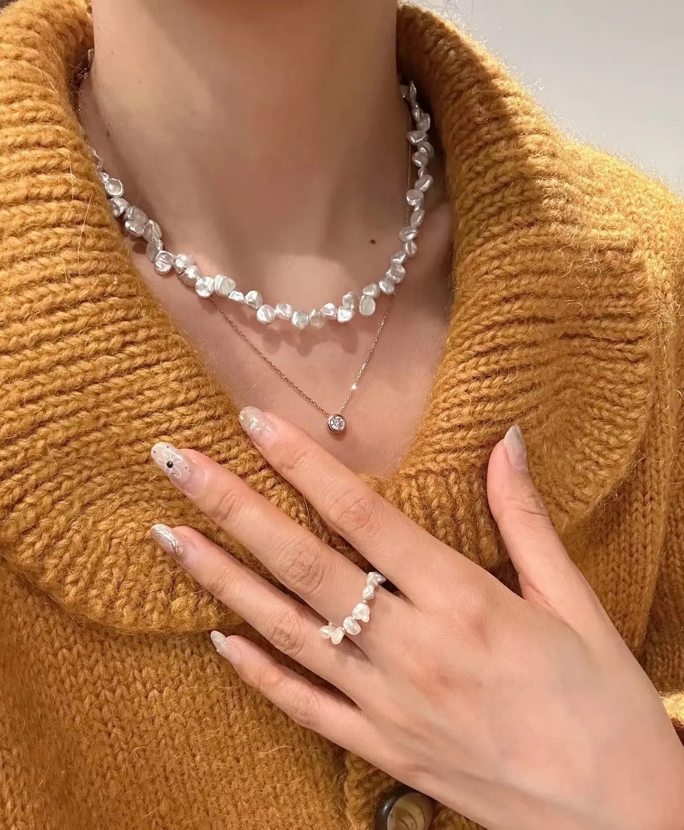 Natural Petal-Shaped Pearl Necklace