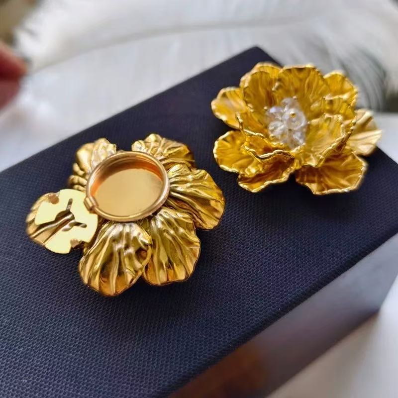 6 PCS-Flower Button Covers for Shirt Cuffs | Crystal Floral Cufflinks Alternative